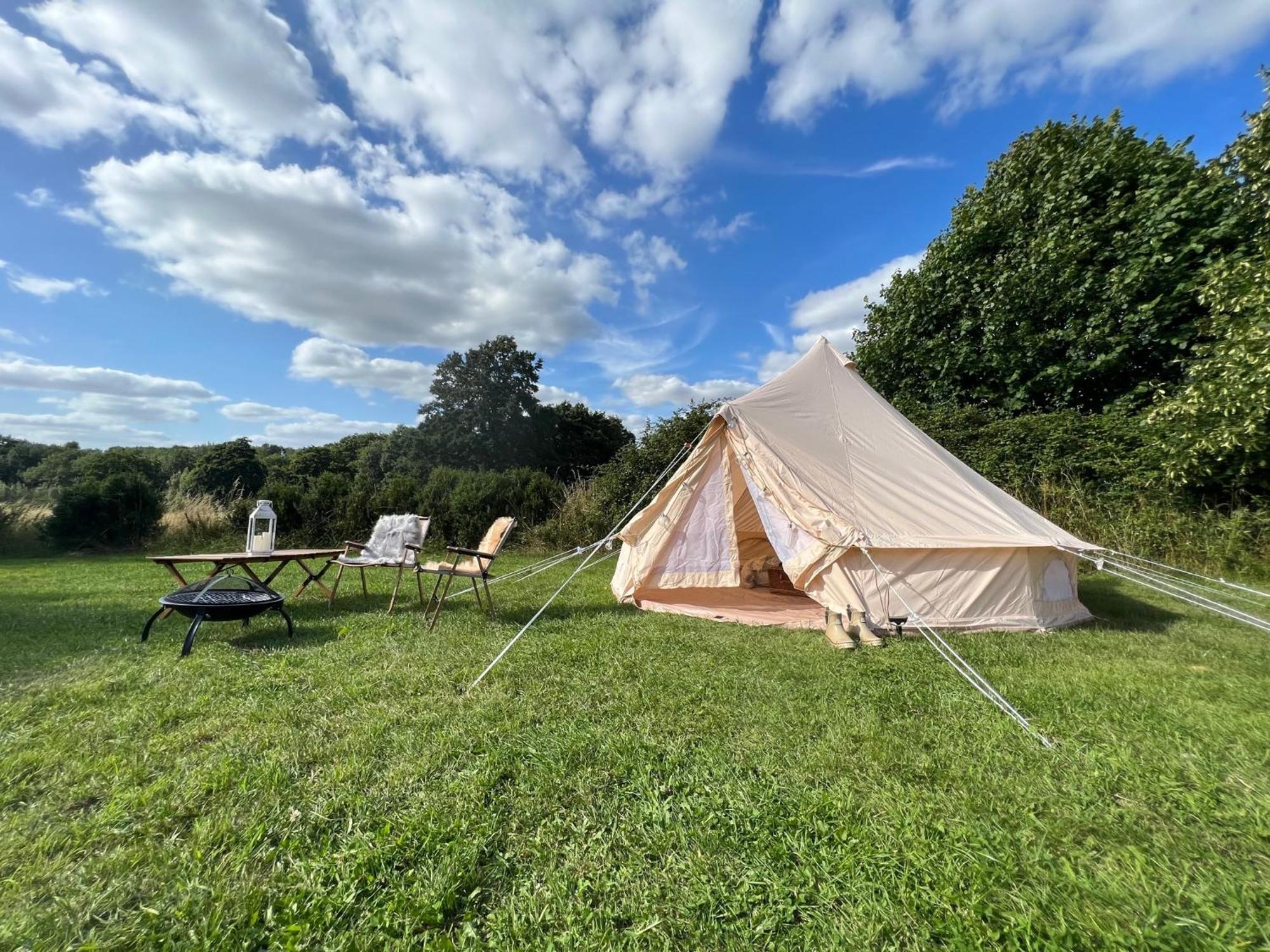 Bell Tent 4M Fossewold Farm Camping Moreton-in-Marsh Exterior photo
