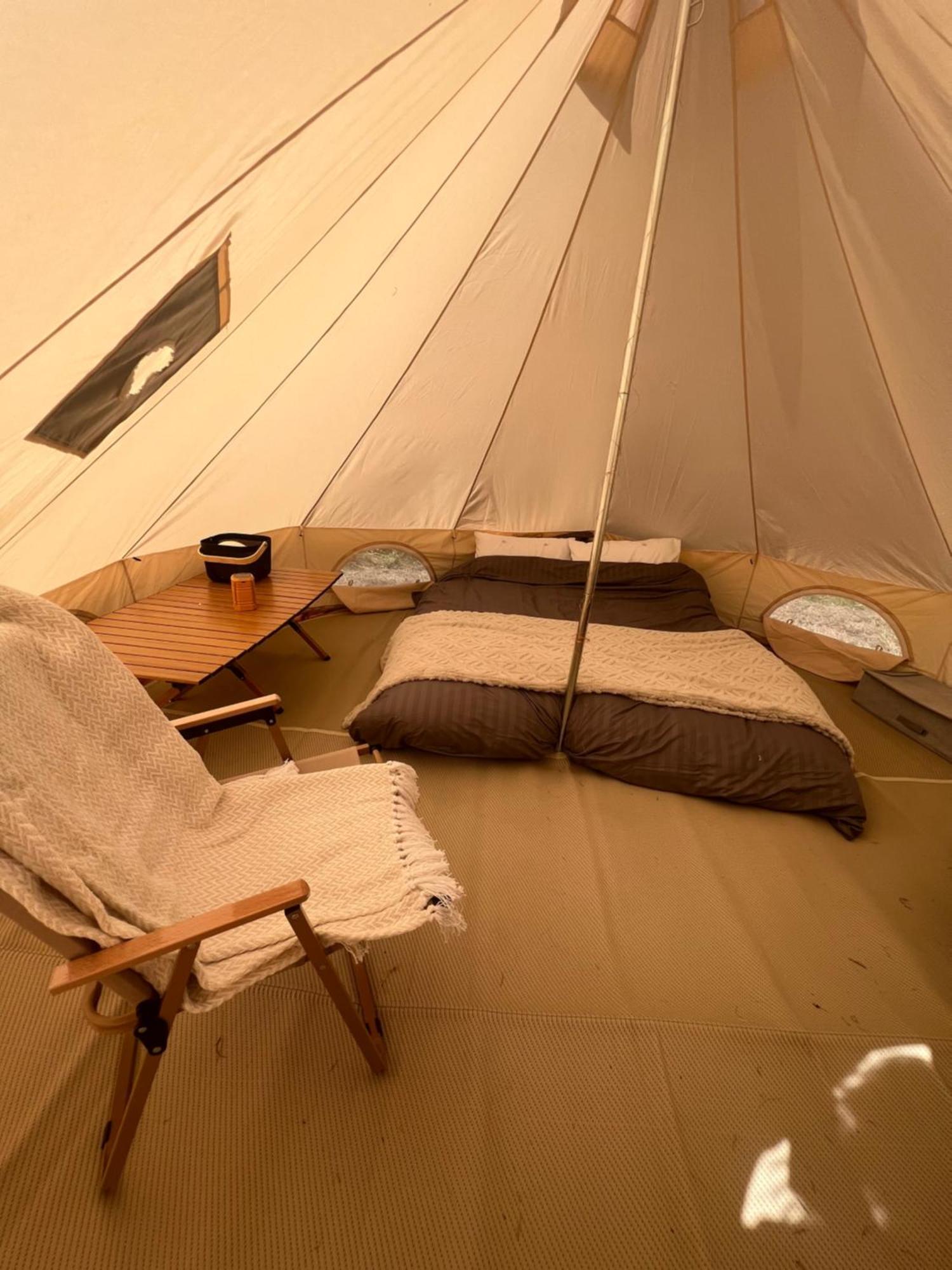 Bell Tent 4M Fossewold Farm Camping Moreton-in-Marsh Exterior photo