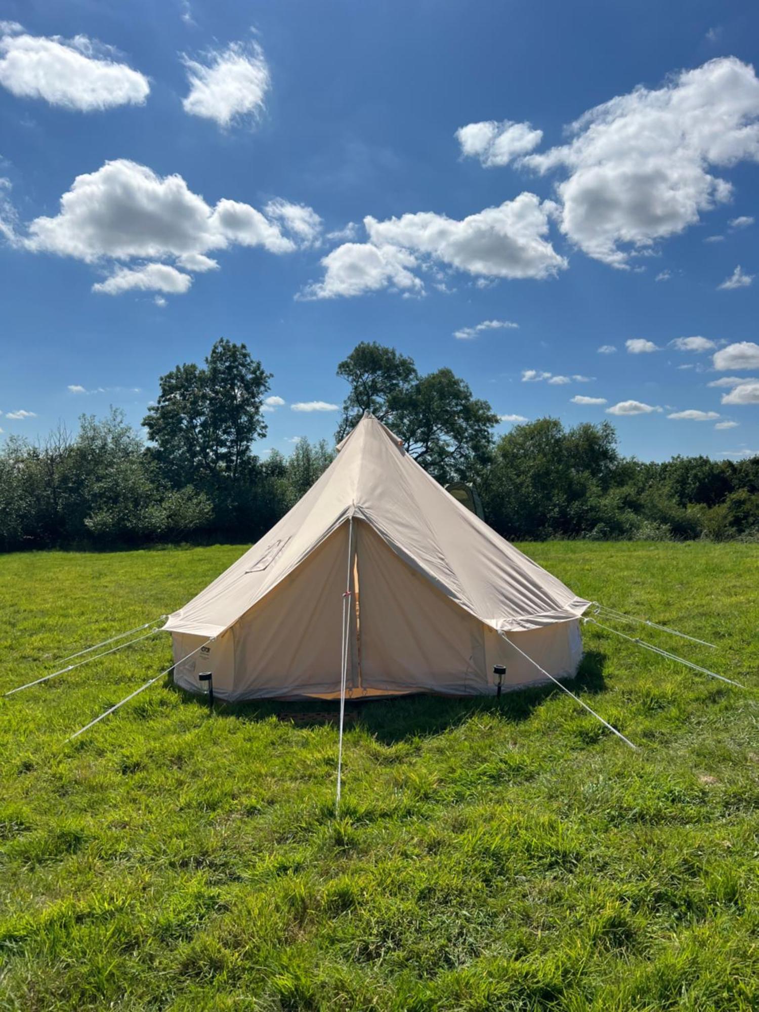 Bell Tent 4M Fossewold Farm Camping Moreton-in-Marsh Exterior photo