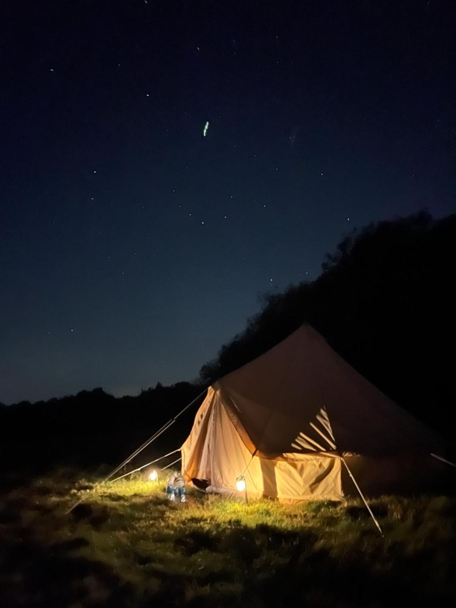 Bell Tent 4M Fossewold Farm Camping Moreton-in-Marsh Exterior photo